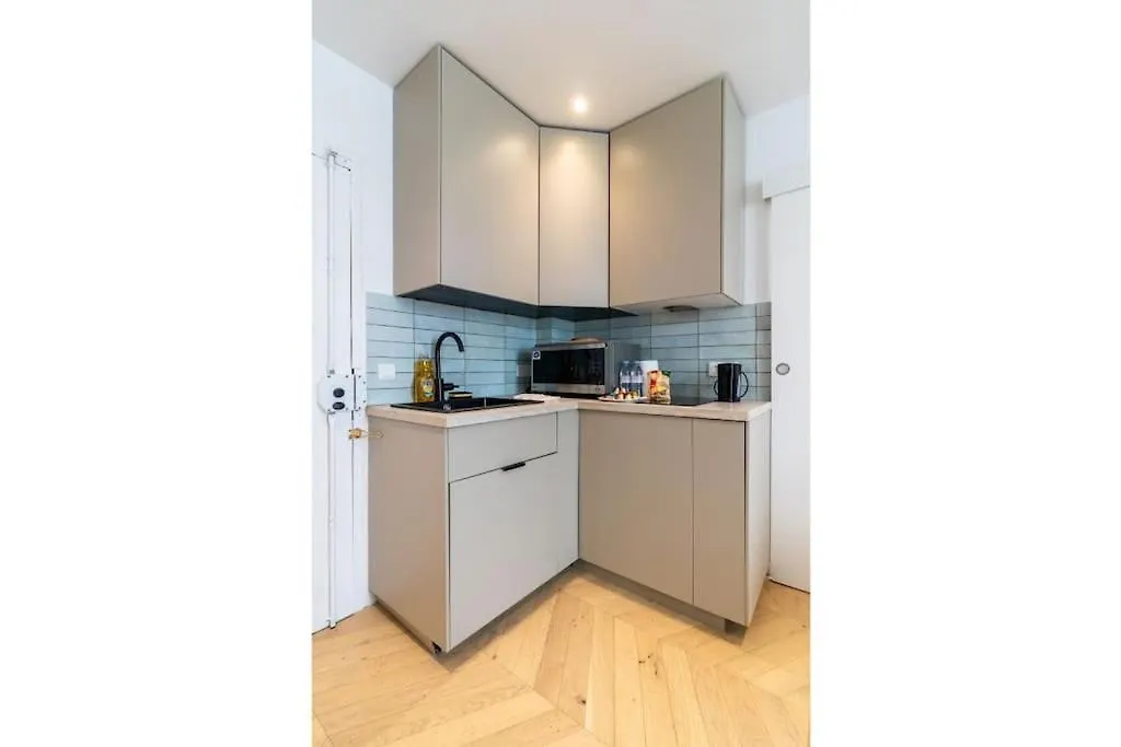 Cozy Modern-Paris7-Tour Eiffel-Champs De Mars Apartment 0*, Paris France